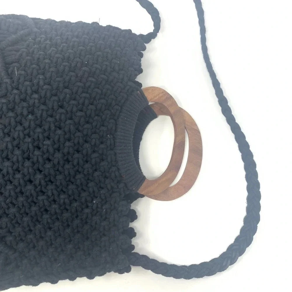 Danielle Nicole Macrame‎ Fringe Tassel Wooden Handle Crossbody Bag in Black - Picture 4 of 10